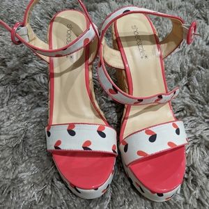 Shoedazzle strappy heart wedge sandals w/ buckle